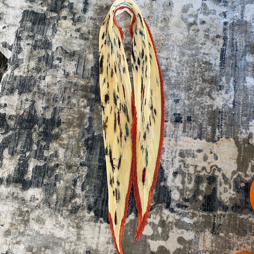 Fabulous HERMES  Accordion Plisse Scarf